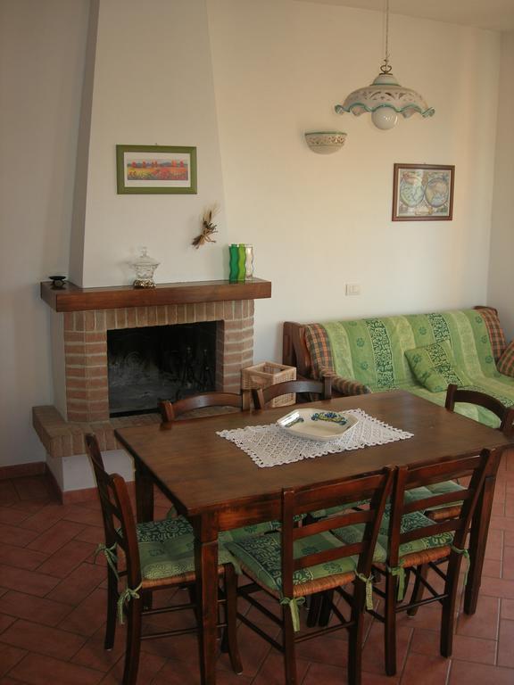 Agriturismo La Valle Del Sole Castiglione dʼOrcia Habitación foto