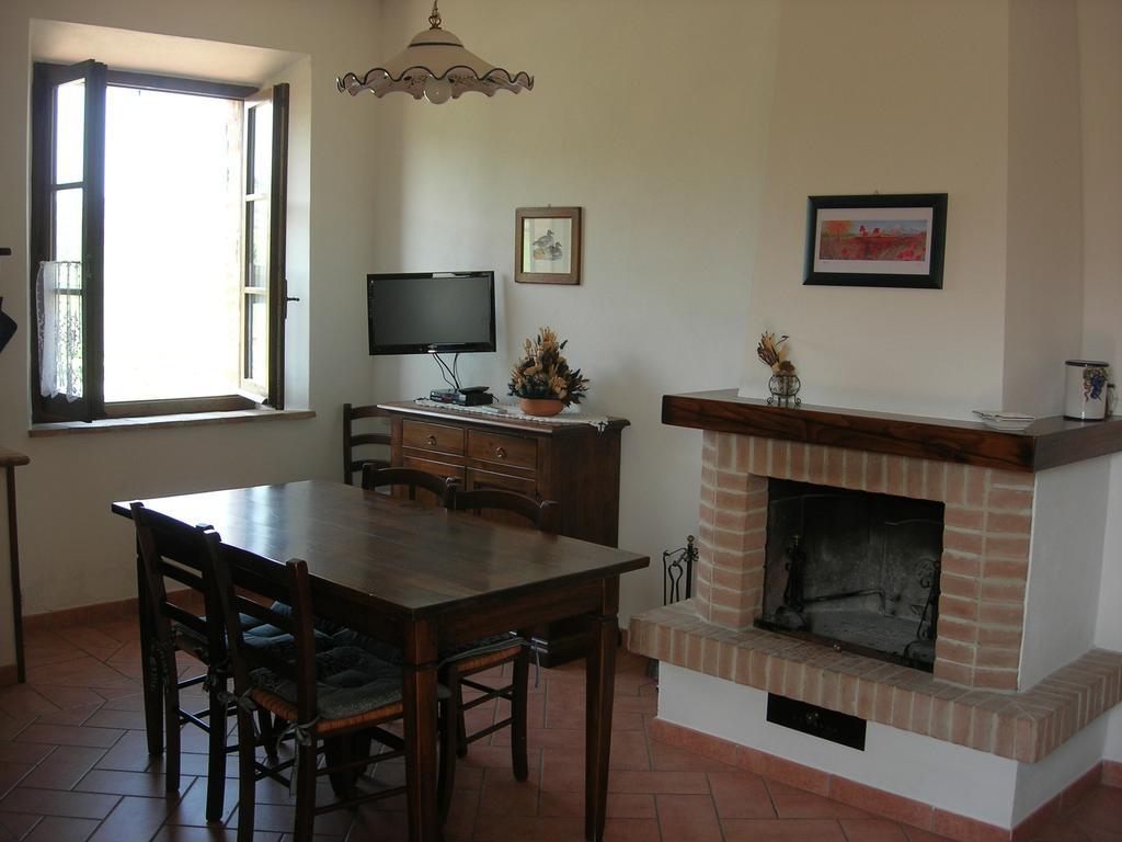Agriturismo La Valle Del Sole Castiglione dʼOrcia Habitación foto