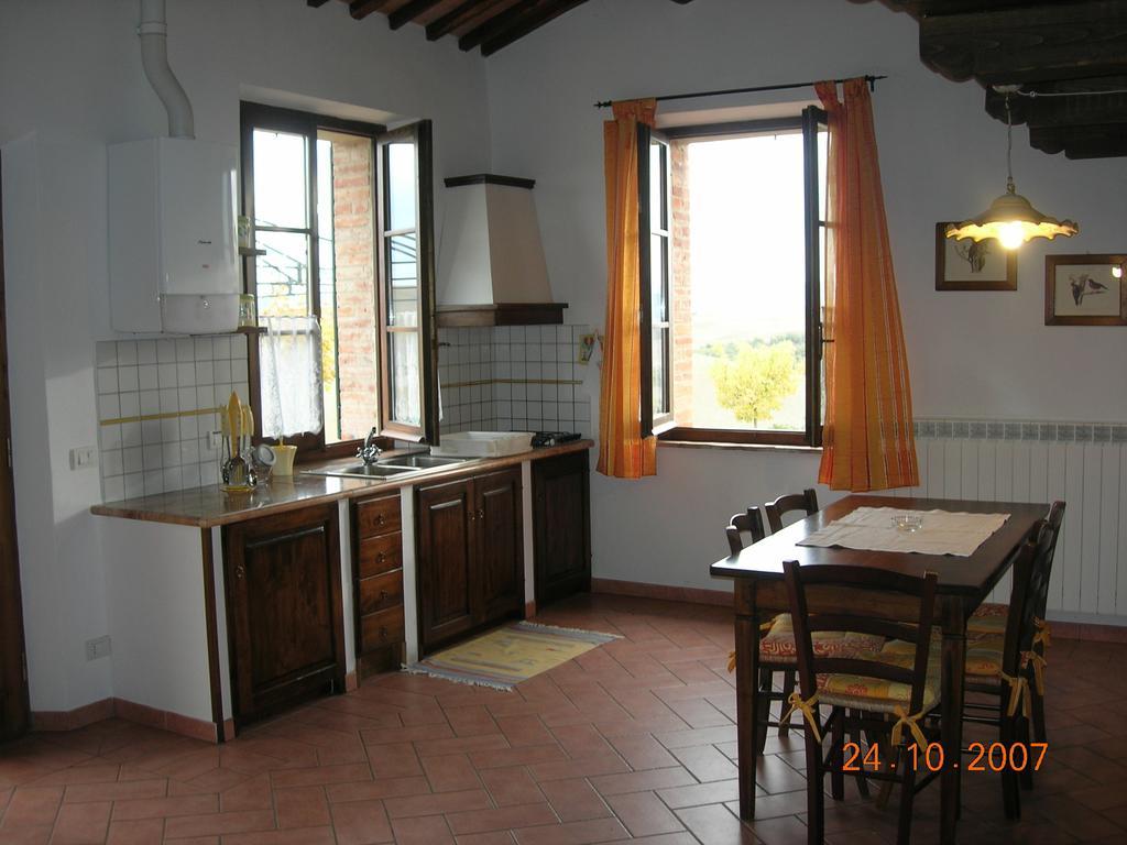 Agriturismo La Valle Del Sole Castiglione dʼOrcia Habitación foto
